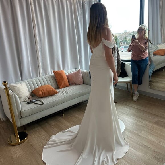 Brand New Size 12 Wedding Dress - Picture 5 of 7